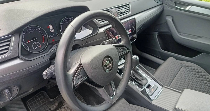 Skoda Superb cena 99900 przebieg: 121100, rok produkcji 2019 z Szczecin małe 596
